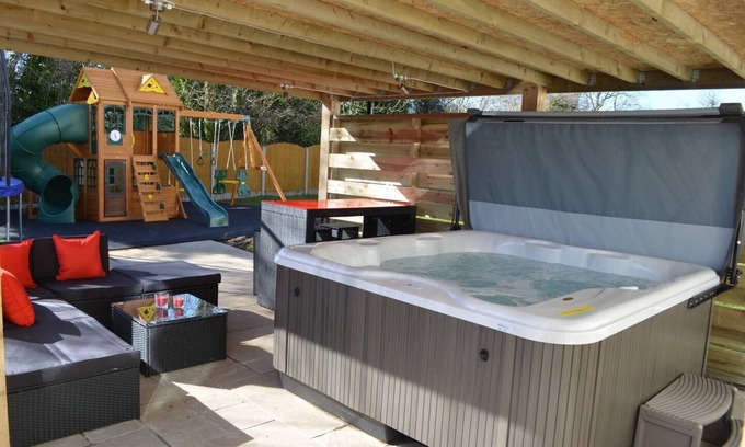 Llanbedrgoch Casa | Hyfryd Le, Reduced occupancy offer