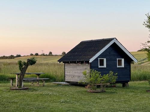 Sønderborg Otro | Hyggelig hytte i landlig idyl