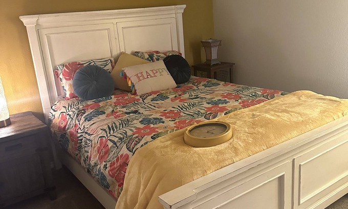 Justin Casa | I bedroom/1 bathroom. Available in our home. Beautiful and relaxing!