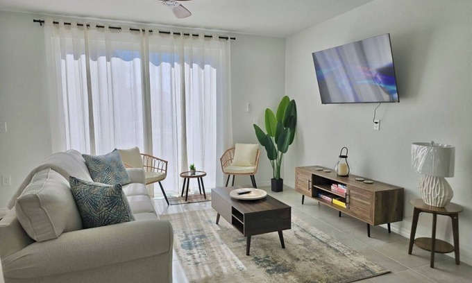 Braden River Casa | Charming 3-bedroom townhome with AC and WiFi in superb Lakewood Ranch