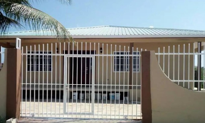 Belize City Casa | I & R Home