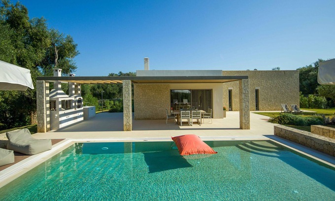 Dafnata Villa | Ianira, Moderna Villa Privada Con Piscina