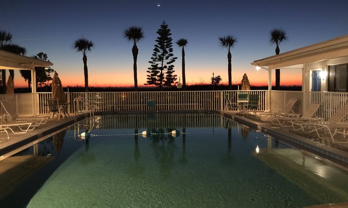 Treasure Island Hotel | iBeach Resort