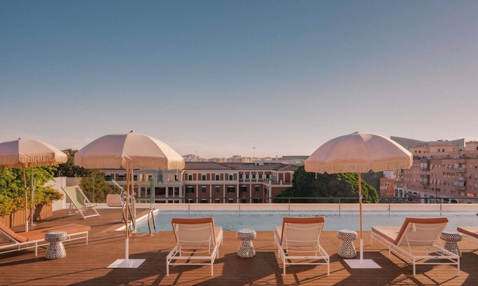 Huerta del Pilar Hotel | Ibis Styles Sevilla Santa Justa