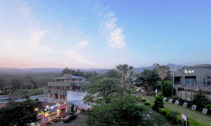 Jungmun Apartamento | ICC 제주 5분, 테라스(흡연가능)가 있는 레지던스, 한라산뷰, 1층 편의점