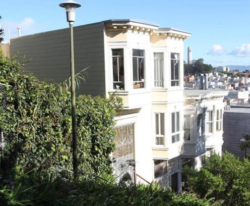 Russian Hill Apartamento | Iconic 3 bedroom with Sweping Bay City Views, 100 Walk Score