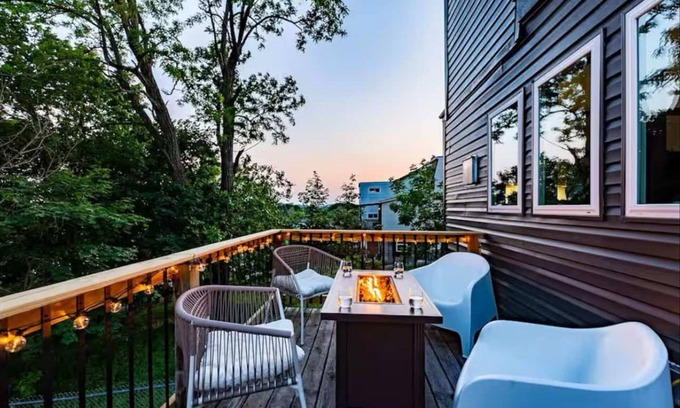 Mount Washington Casa | Iconic 3BD Entire House in The Heart Of Pittsburg