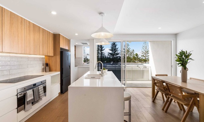 Burleigh Heads Villa | Iconic Burleigh Heads Luxury Villa