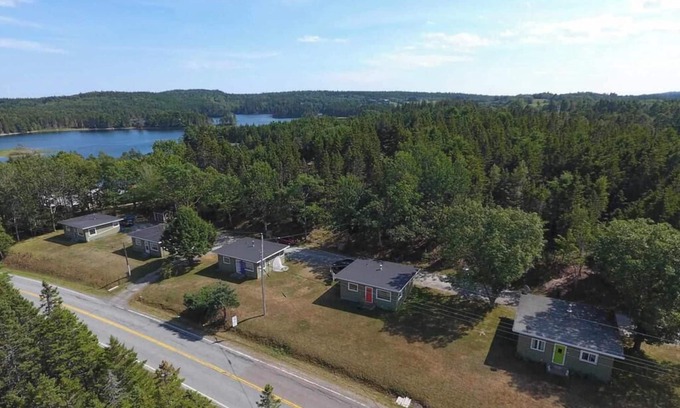 Lunenburg County Cabina | Iconic Cabin on Lighthouse Route