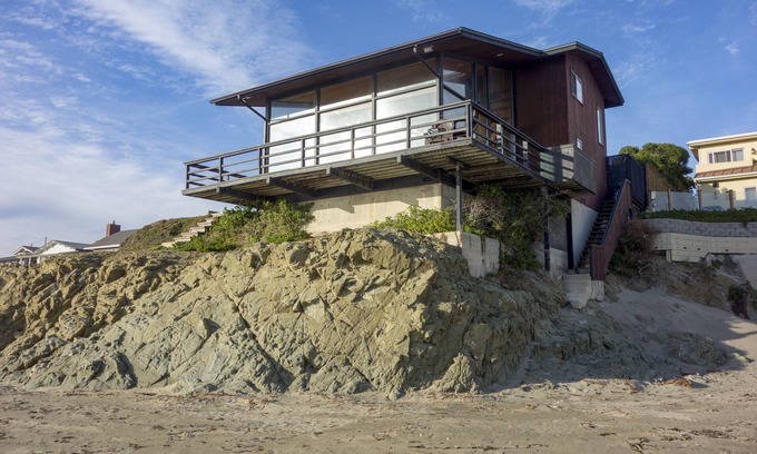 Cayucos Casa | ¡Casa icónica frente al mar en la playa de Cayucos, habitación con vista panorámica, acceso directo a la playa!