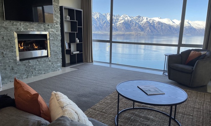 Fernhill Casa | Iconic Queenstown Apartment