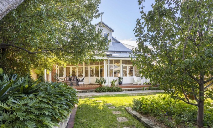 Mount Lawley Casa | Iconic renovated federation home on Mt Lawley's prettiest street. WIFI & Parking