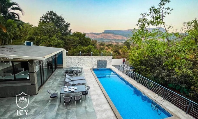 Kadadhe Casa | Icy Villa Lonavala - 4BHK Villa With Pool and Mountain View