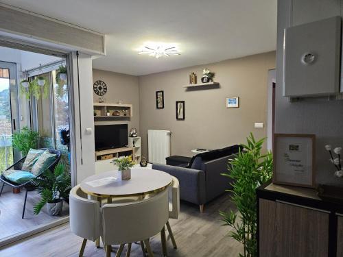 Digne-les-Bains Apartamento | Idéal long séjour, Souvenirs de Provence,T2 classé, vue sur les montagnes, toutes commonditées!