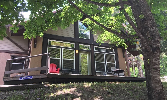Wardner Casa | Idaho Mountain Four Season Getaway