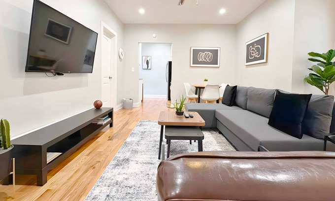 Boystown Apartamento | Ideal 1-Bedroom Stay