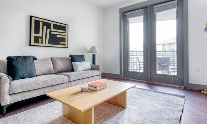Govalle Apartamento | Ideal East Austin 2BR w/ Pool, Gym & W/D, nr airport, by Blueground