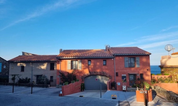 Collioure Casa | Ideal for families & friends: 2 apartments in 1 house, private patio, parking, walking distance to beaches
