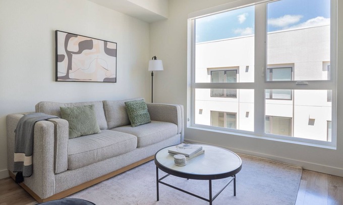 Hayward Apartamento | Ideal Hayward 1BR w/ Pet Spa & EV Charging Stations, by Blueground