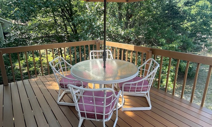 Saugatuck Casa | IDEAL Location in Saugatuck - 2 minutes to Downtown & Blue Star Trail @ Frt Door