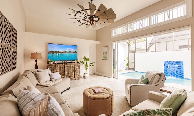 North Naples Villa | Ideal Location West of 41 - Minutes to the Beaches!