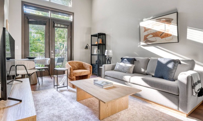 Dawson Apartamento | Ideal South Austin 1BR w/ Pool, W/D & Gym, nr restaurants, by Blueground