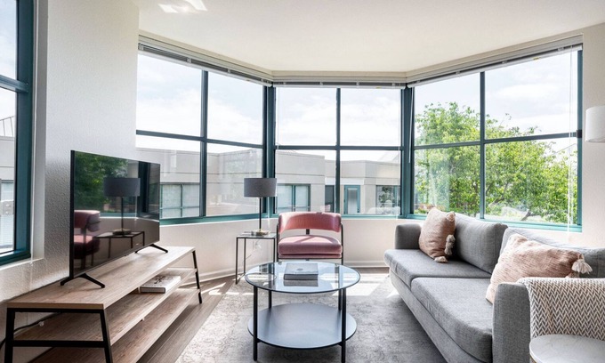 South Beach Apartamento | Ideal South Beach 2BR w/ Pool, Tennis, Spa, by Blueground