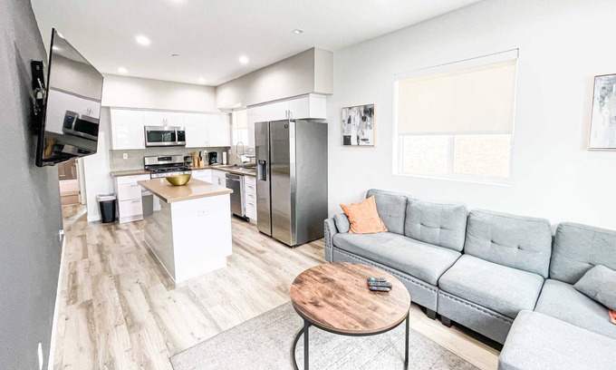View Park-Windsor Hills Casa | Ideal Townhouse in Mid City -CR1-CUL