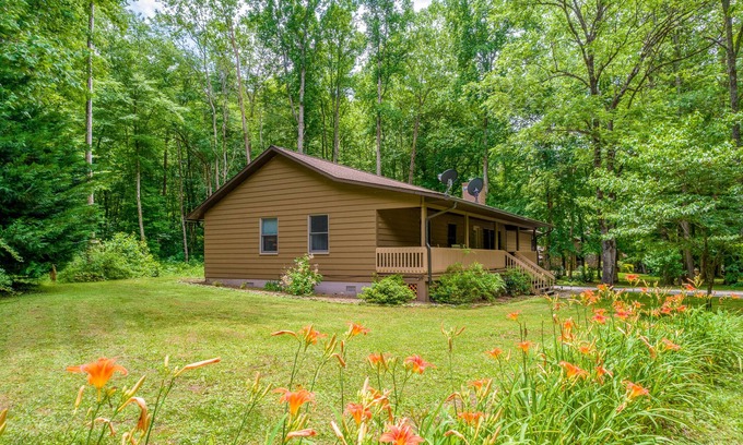 Cullowhee Casa | Ideal Wooded Gem W/ Large Deck, Gas Grill, Free WiFi, Firepit & Creek