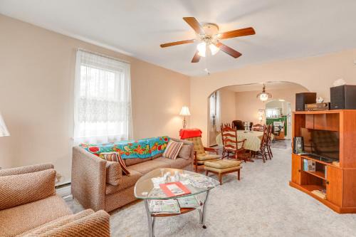 Villas Casa | Ideally Located Villas Home 2 Mi to Beaches!