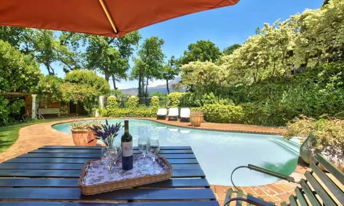 Constantia Cabaña | Delightful 2 bed family friendly cottage with breathtaking views