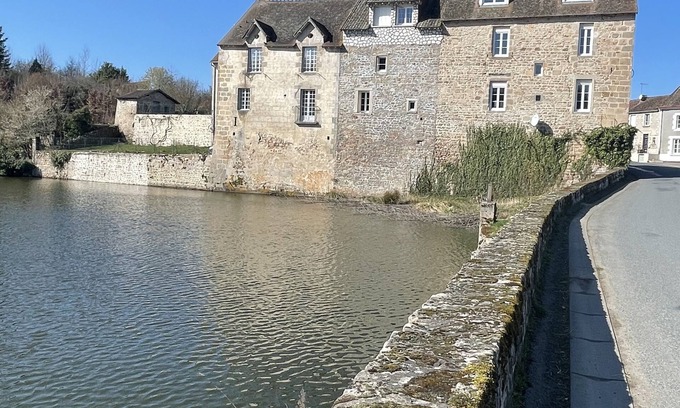 Chatelus-Malvaleix Casa | Idyllic 6 Bedroom French Chateau Holiday Home