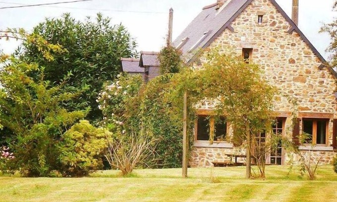Landivy Casa | Idyllic Countryside Retreat in Landivy