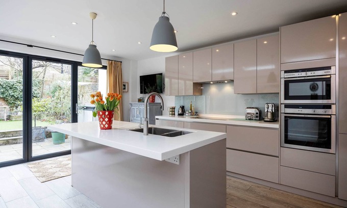 Nightingale Casa | Idyllic Elegance, by Veeve