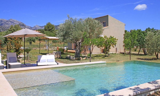 Selva Casa | Finca idílica con vistas a la montaña, piscina desbordante, tranquilo entorno