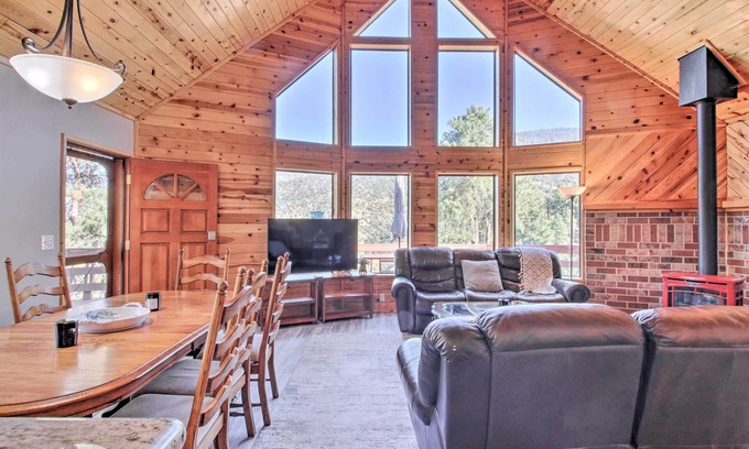 Pine Mountain Club Cabina | Idyllic Frazier Park Cabin: Views, Pool Table
