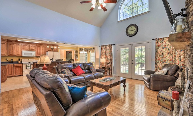 Hawkinsville Casa | Idyllic Hawkinsville Retreat: Large Fire Pit!