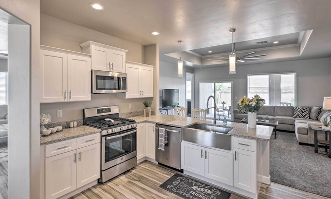 Kingman Casa | Idyllic Kingman Retreat with Yard - Near Hiking