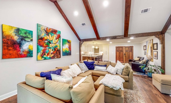 Columbus Casa | Idyllic Lakefront Home - Sprawling Deck & Dock