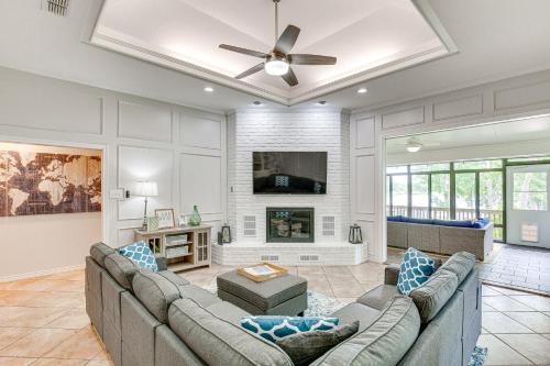 Smith County Casa | Idyllic Lakefront Retreat with Dock and Boat House!