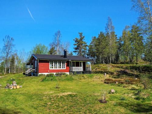 Muberg Casa | Idyllic Lakeside Retreat in Munkedal-By Traum