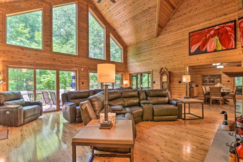 Maurertown Casa | Idyllic Mtn Retreat with Hot Tub Near Shenandoah NP!