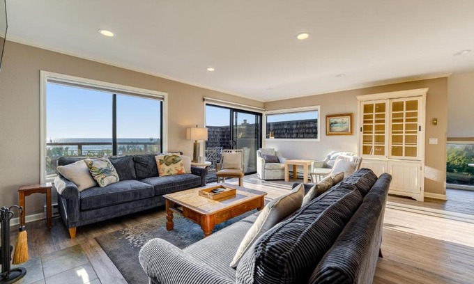 Pajaro Dunes Casa | Idyllic Ocean-View Oasis