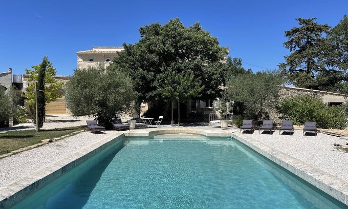 Malaucene Otro | Idyllic Provencal house overlooking Mont Ventoux.