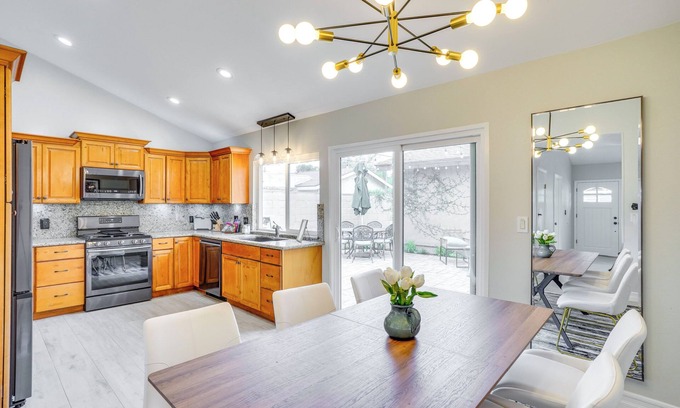 North Tustin Casa | Idyllic Tustin Home w/ Private Patio & Grill