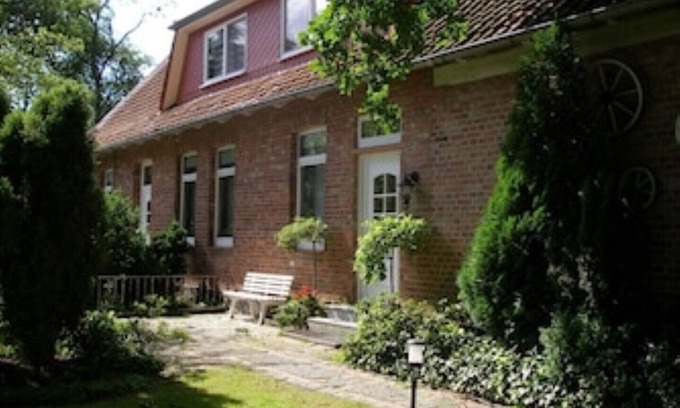 Schneeheide Otro | Idyllically situated small farm with horse breeding