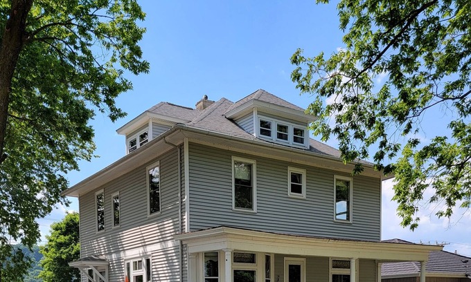 Guttenberg Casa | IKE'S RIVER HOUSE 2 only steps away from the Mississippi River