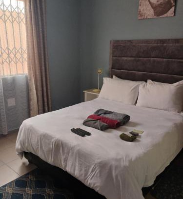 Nelson Mandela Bay Cama Y Desayuno | Ikhayalam bed and breakfast