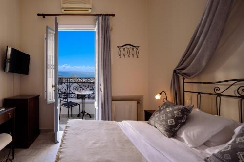 Pyrgos Hotel | Ikio Concept Santorini