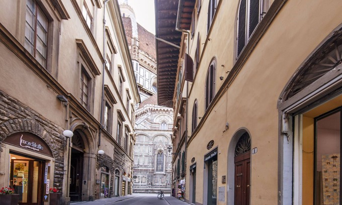Duomo Apartamento | Il Battistero Apt - Luxury Apartments at 20 steps from Duomo; Elevator equipped.
